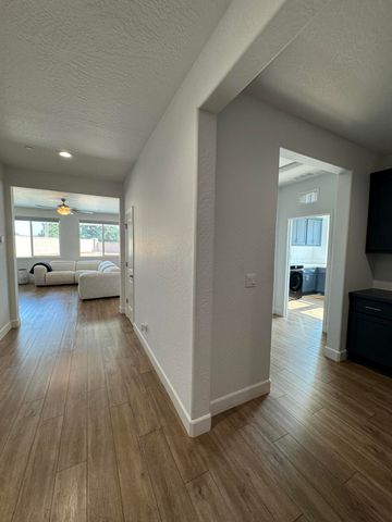 176 N Ocean Court, Tulare, CA 93274