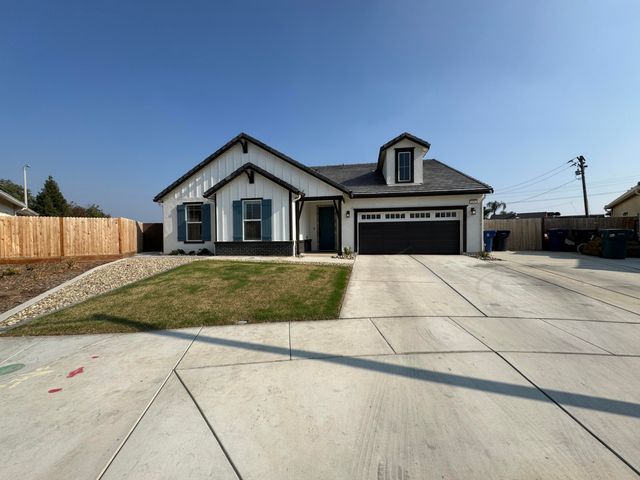 176 N Ocean Court, Tulare, CA 93274