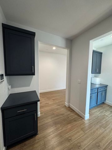 176 N Ocean Court, Tulare, CA 93274