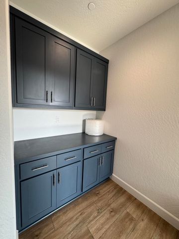 176 N Ocean Court, Tulare, CA 93274