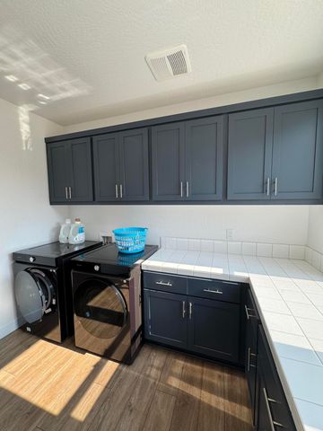 176 N Ocean Court, Tulare, CA 93274