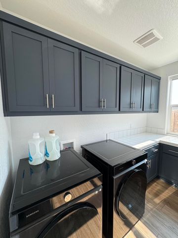 176 N Ocean Court, Tulare, CA 93274