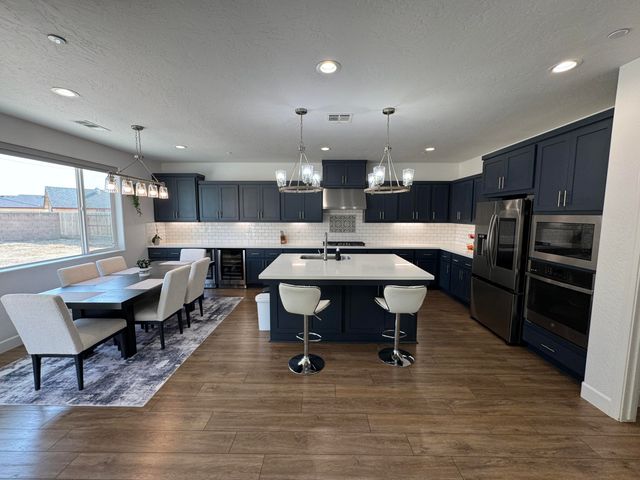 176 N Ocean Court, Tulare, CA 93274