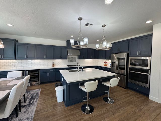 176 N Ocean Court, Tulare, CA 93274