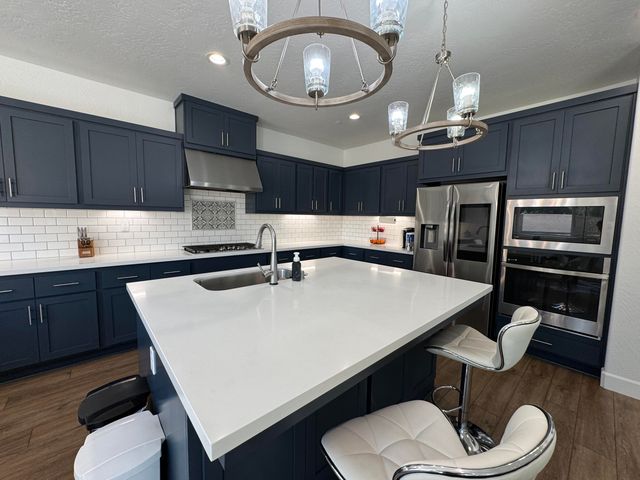 176 N Ocean Court, Tulare, CA 93274