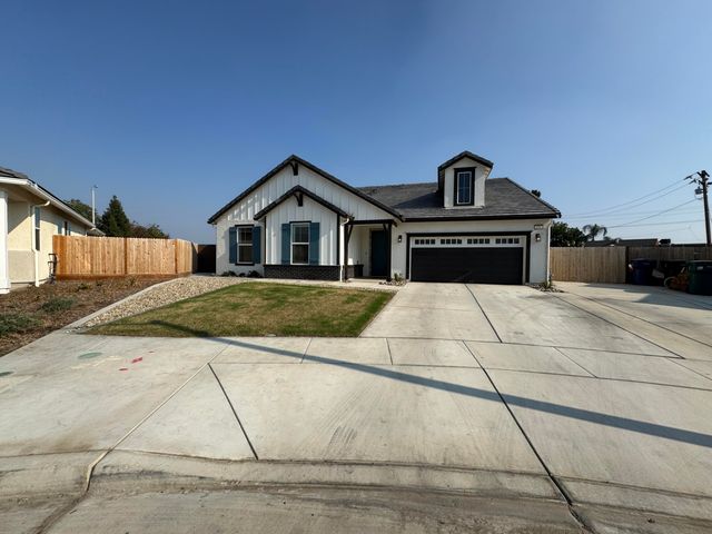 176 N Ocean Court, Tulare, CA 93274