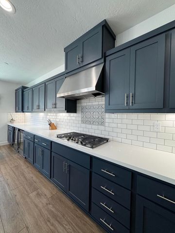 176 N Ocean Court, Tulare, CA 93274