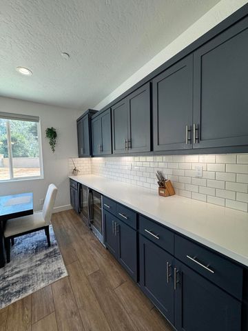 176 N Ocean Court, Tulare, CA 93274