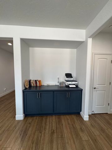 176 N Ocean Court, Tulare, CA 93274