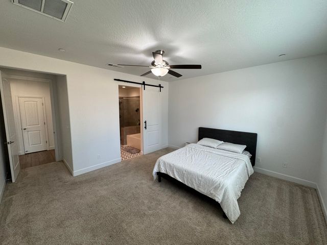 176 N Ocean Court, Tulare, CA 93274