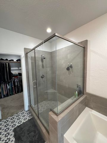 176 N Ocean Court, Tulare, CA 93274