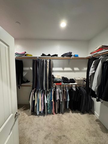 176 N Ocean Court, Tulare, CA 93274