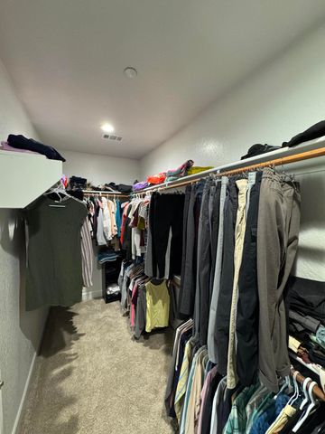 176 N Ocean Court, Tulare, CA 93274