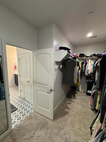 176 N Ocean Court, Tulare, CA 93274