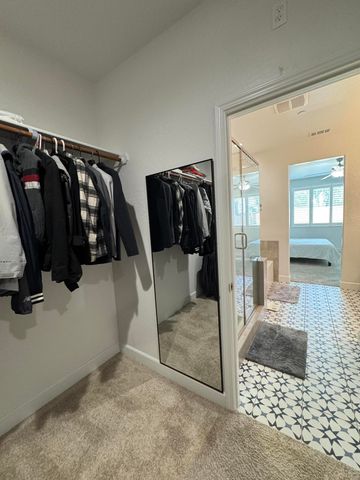 176 N Ocean Court, Tulare, CA 93274