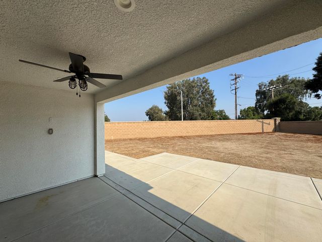 176 N Ocean Court, Tulare, CA 93274