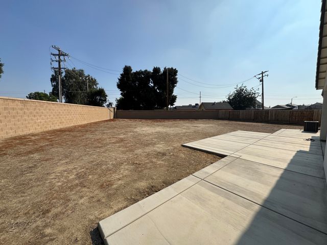 176 N Ocean Court, Tulare, CA 93274