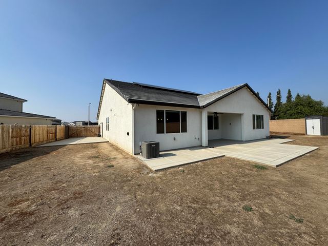 176 N Ocean Court, Tulare, CA 93274