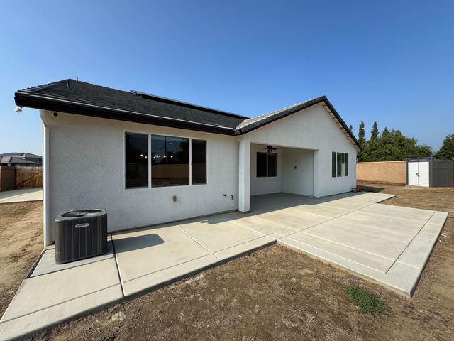 176 N Ocean Court, Tulare, CA 93274