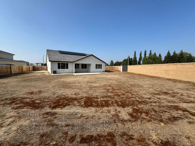 176 N Ocean Court, Tulare, CA 93274