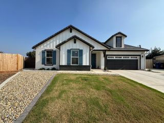 176 N Ocean Court, Tulare, CA 93274