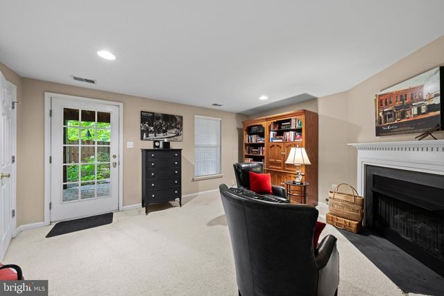 21980 BOX CAR SQ, Sterling, VA 20166