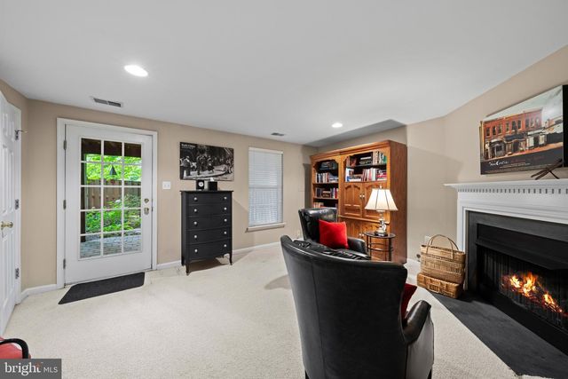 21980 BOX CAR SQ, Sterling, VA 20166