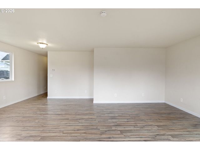 1321 SUNSET Ln, Sutherlin, OR 97479