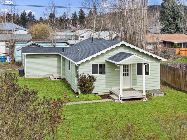 1321 SUNSET Ln, Sutherlin, OR 97479