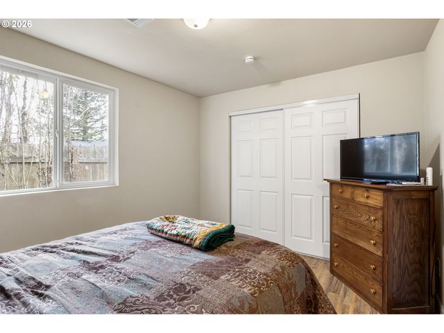 1321 SUNSET Ln, Sutherlin, OR 97479