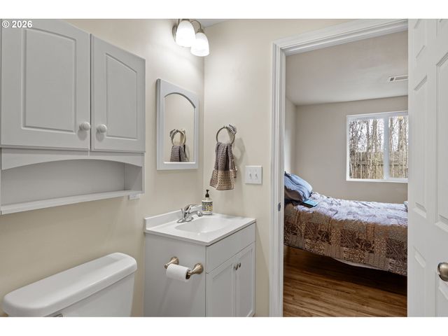 1321 SUNSET Ln, Sutherlin, OR 97479