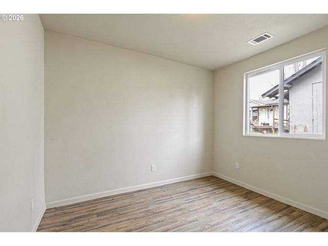 1321 SUNSET Ln, Sutherlin, OR 97479