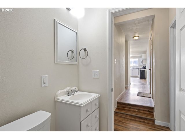 1321 SUNSET Ln, Sutherlin, OR 97479