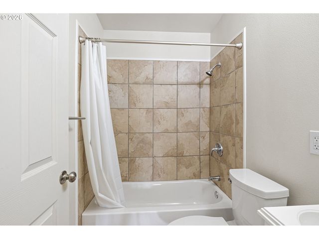 1321 SUNSET Ln, Sutherlin, OR 97479