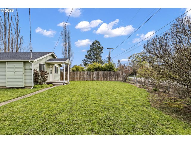 1321 SUNSET Ln, Sutherlin, OR 97479