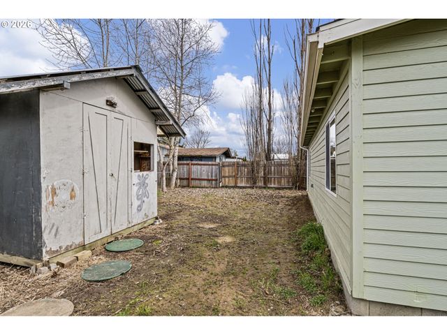 1321 SUNSET Ln, Sutherlin, OR 97479