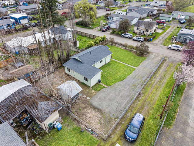 1321 SUNSET Ln, Sutherlin, OR 97479