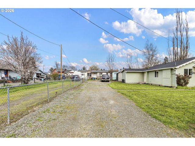 1321 SUNSET Ln, Sutherlin, OR 97479