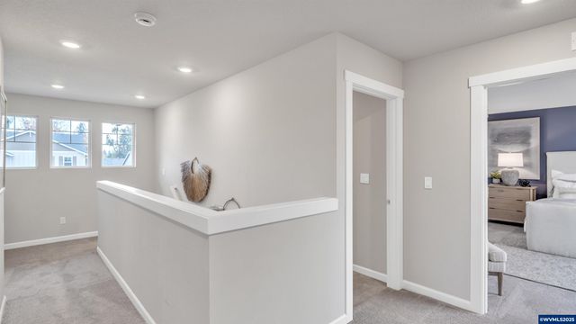 585 Withers Ct SE, Albany, OR 97322