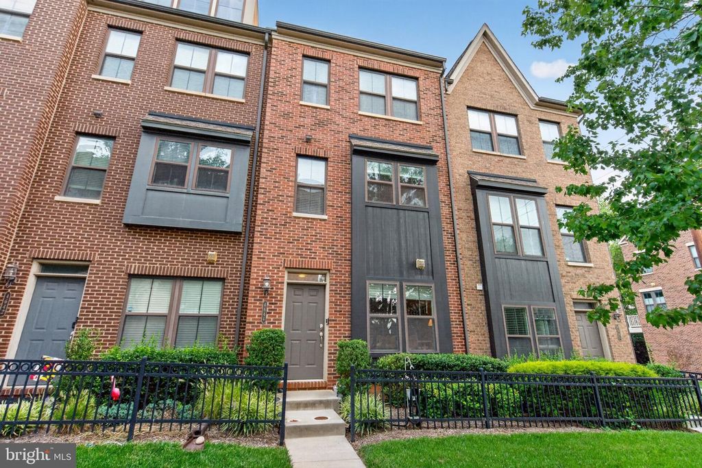 4644 WOODBERRY ST, Riverdale, MD 20737