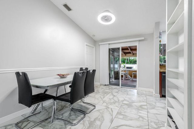 16896 N 76th Street N, Loxahatchee, FL 33470