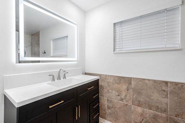 16896 N 76th Street N, Loxahatchee, FL 33470