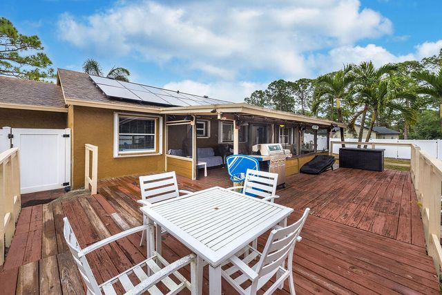 16896 N 76th Street N, Loxahatchee, FL 33470