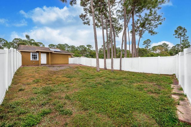 16896 N 76th Street N, Loxahatchee, FL 33470