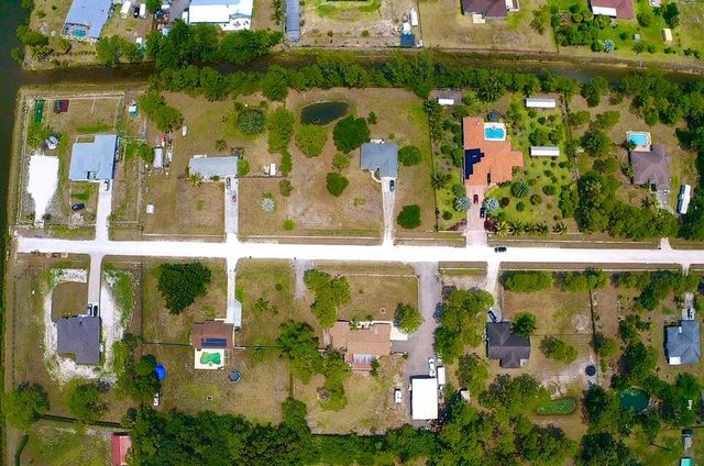 16896 N 76th Street N, Loxahatchee, FL 33470