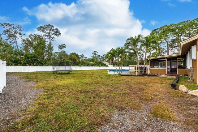 16896 N 76th Street N, Loxahatchee, FL 33470