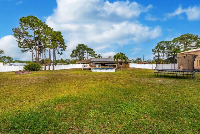 16896 N 76th Street N, Loxahatchee, FL 33470