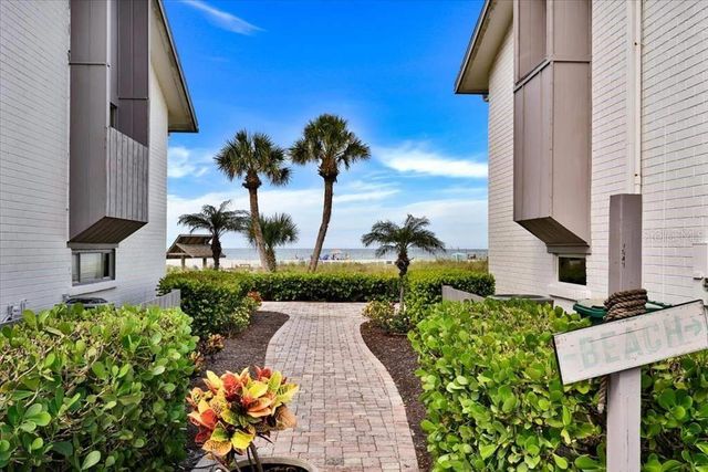 6046 W PEPPERTREE WAY 223B, Sarasota, FL 34242