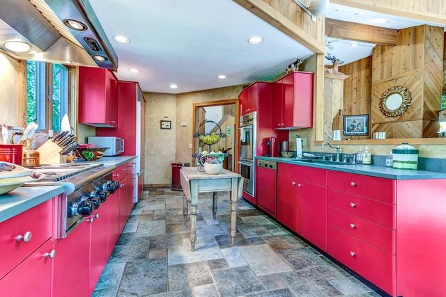 20 Blackberry Lane, Peru, VT 05152