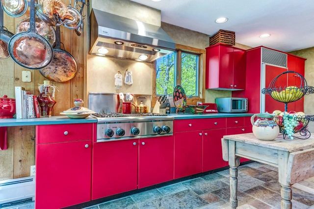 20 Blackberry Lane, Peru, VT 05152